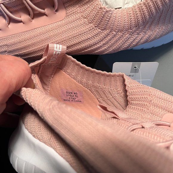 TIOSEBON Women's Slip On Walking Workout Shoes size 13 (45) - Picture 5 of 5